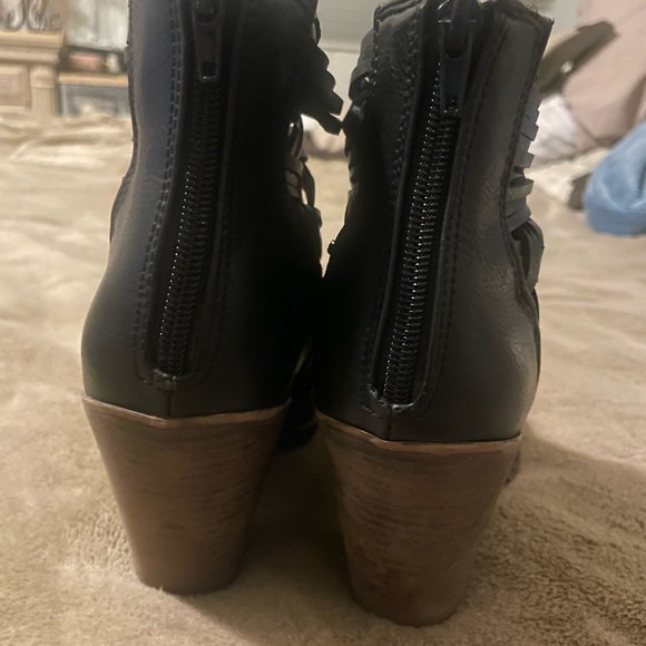 Elegant Black Ankle Booties ladies size 8.5 - Picture 3 of 10